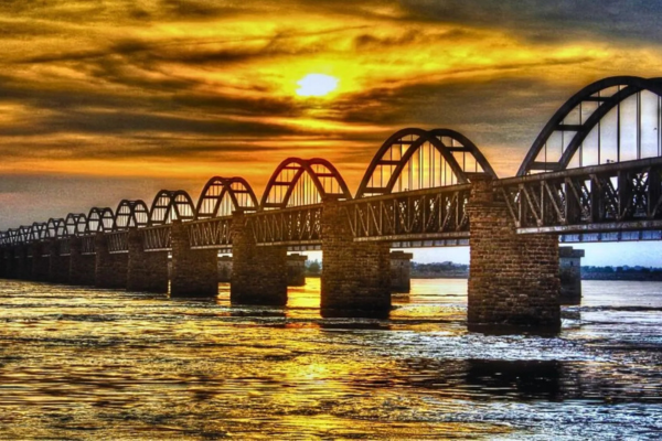 Hyderabad to Rajahmundry cab service