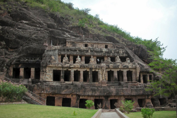 Hyderabad to Guntur cab booking